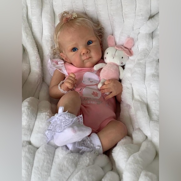 Baby Girl Reborn Doll NWT - Picture 3 of 8